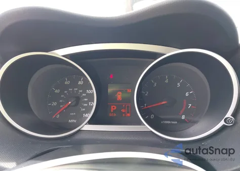 2010 Mitsubishi Outlander Es z USA, uszkodzony, nr VIN JA4AT2AW0AZ009931